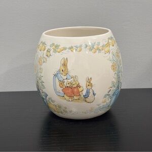 Beatrix potter vintage Ceramic Vase with Rabbit Design Easter 1996 teleflora